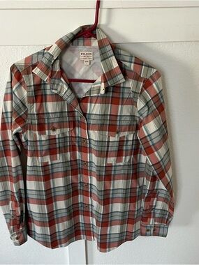 Filson Women's Small Plaid Outdoor Lightweight Button-down.